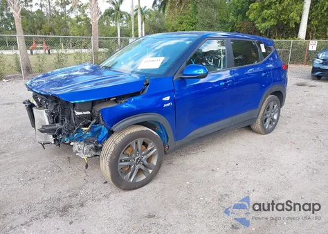 2023 Kia Seltos Lx z USA, uszkodzony, nr VIN KNDEPCAA8P7385562